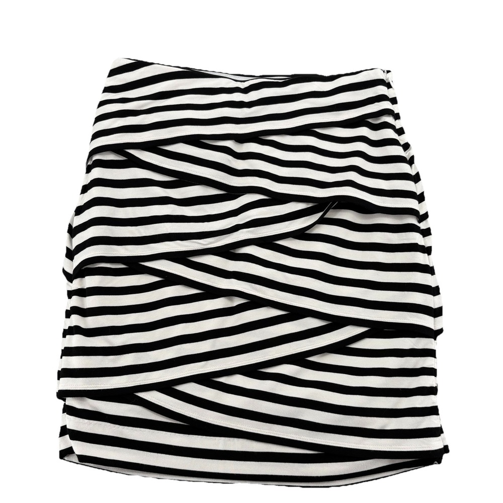 White House Black Market Skirt‎ 6 Black and White Tiered Pencil Above the Knee